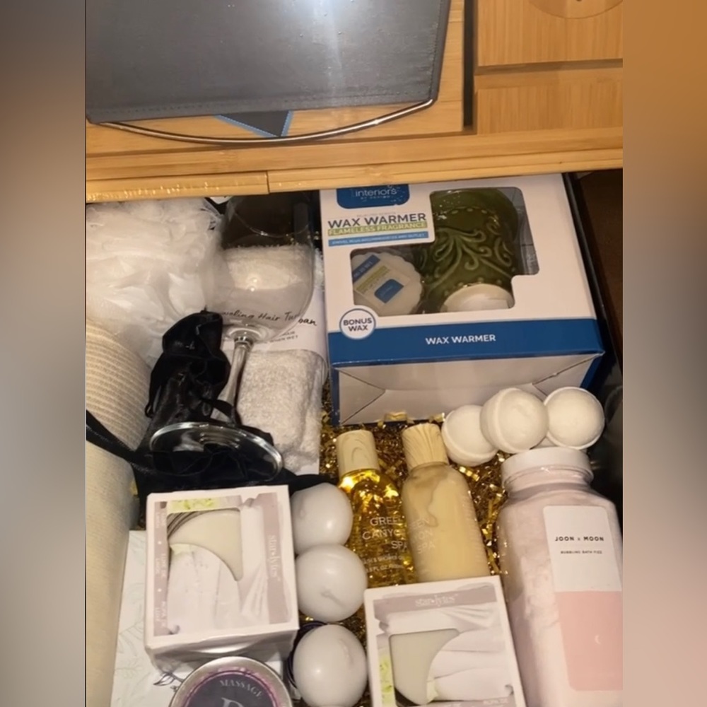 Date Night Spa for Couples of Singles Experience Box